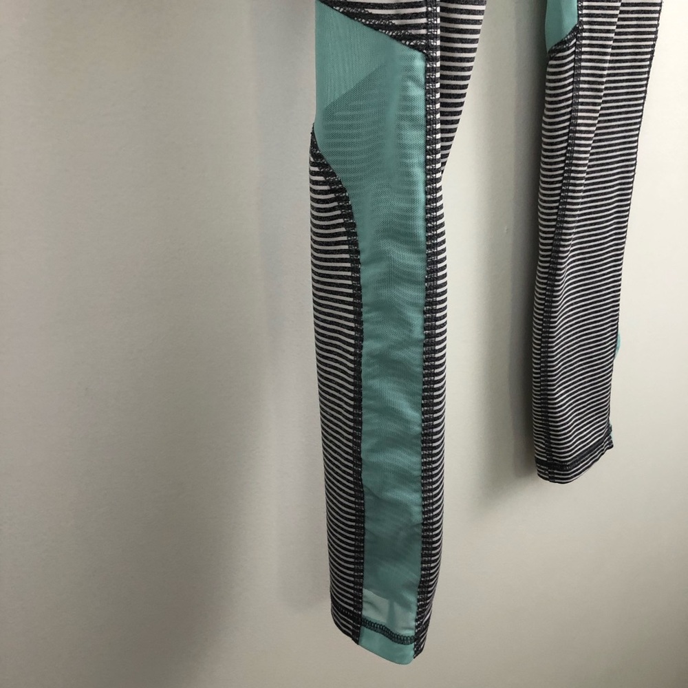 90 Degree Reflex Mesh Striped Workout leggings - Picture 6 of 8